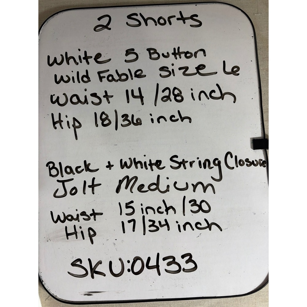 Bundle of 2 shorts: White Denim Distressed & Jolt Striped Pom Pom Shorts medium - Picture 7 of 9